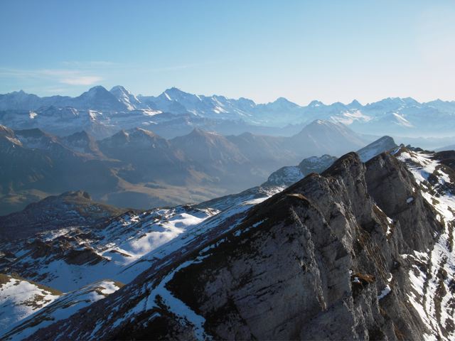 Schrattenflue mit Aussicht auf die Berneralpen