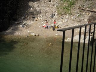 gemütlicher Badeplatz am wilden Rhein